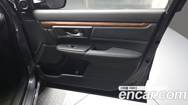 Honda CR-V (V) 2.0 Hybrid Touring 4WD 2022 — фото 30