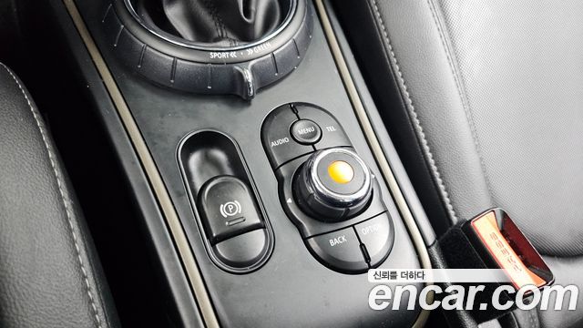 MINI Cooper D Countryman Standard 2nd 2018 — фото 9