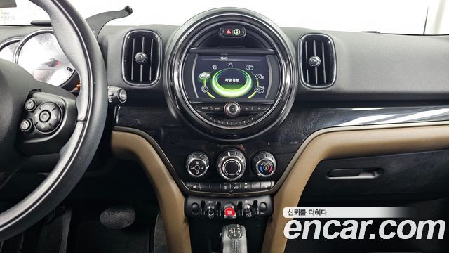 MINI Cooper D Countryman Standard 2nd 2018 — фото 15