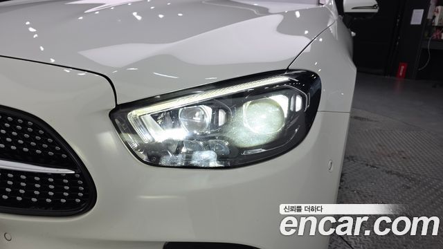 Mercedes-Benz E-Class (W213) E450 4MATIC Cabriolet 2021 — фото 28
