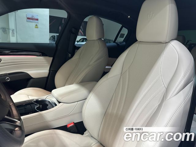 Maserati Grecale 2.0 AWD Modena 2024 — фото 10
