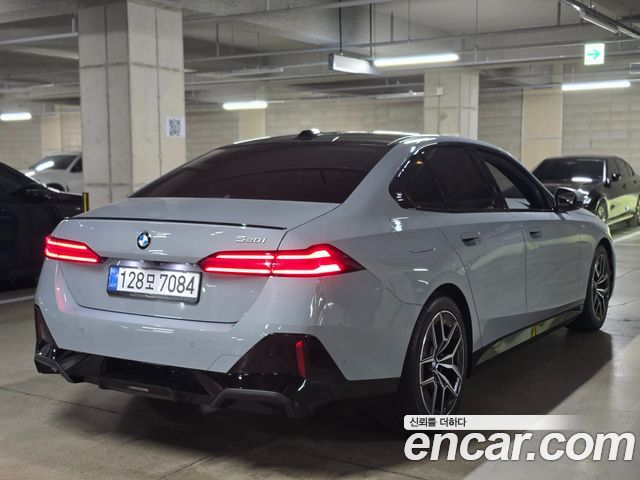 BMW 5 Series (G60) 520i Special Edition 2024 — фото 2