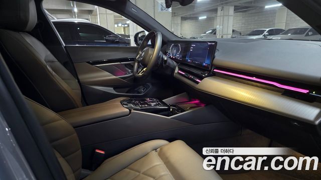 BMW 5 Series (G60) 520i Special Edition 2024 — фото 17