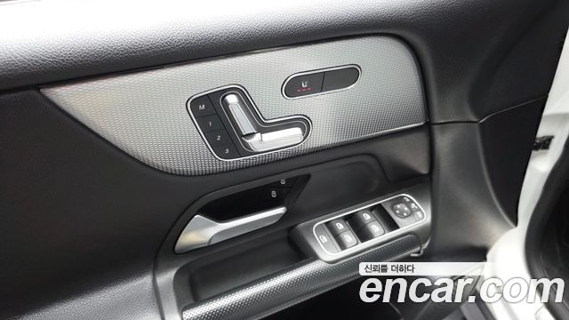 Mercedes-Benz GLB-Class (X247) GLB200 d 2021 — фото 20
