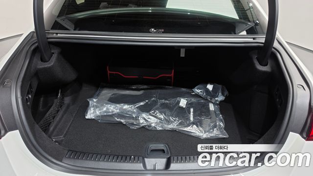 Mercedes-Benz E-Class (W214) E300 4MATIC AMG Line 2024 — фото 23