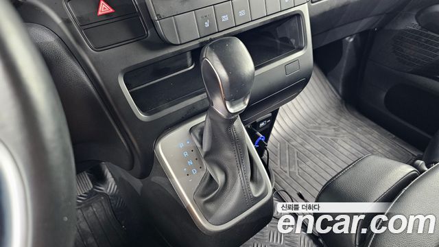 Hyundai Staria Cargo 3-Seater Modern 2022 — фото 9