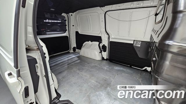 Hyundai Staria Cargo 3-Seater Modern 2022 — фото 11