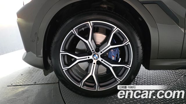 BMW X6 (G06) xDrive40i M Sport 2022 — фото 5