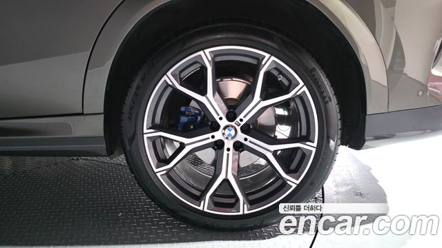 BMW X6 (G06) xDrive40i M Sport 2022 — фото 21
