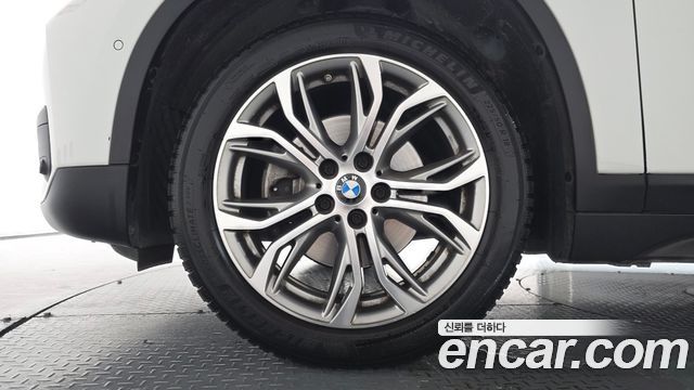 BMW X1 (F48) xDrive 18d Premium 2019 — фото 5