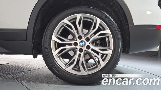 BMW X1 (F48) xDrive 18d Premium 2019 — фото 21