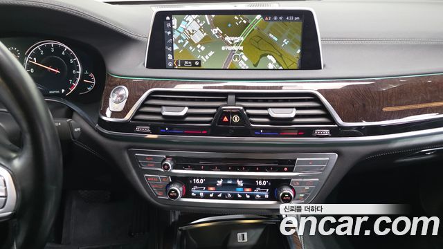 BMW 7 Series (G11) 750Li xDrive 2016 — фото 15