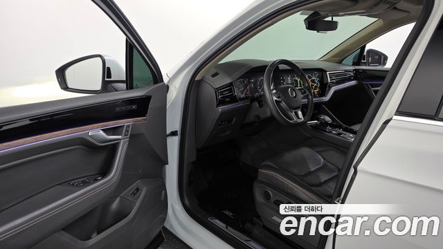 Volkswagen Touareg (III) 3.0 TDI Prestige 2020 — фото 10