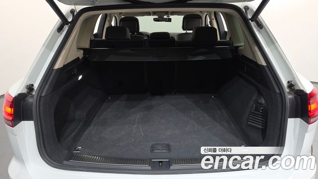 Volkswagen Touareg (III) 3.0 TDI Prestige 2020 — фото 17