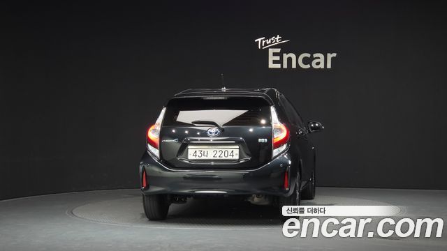 Toyota Prius C 1.5 2018 — фото 4