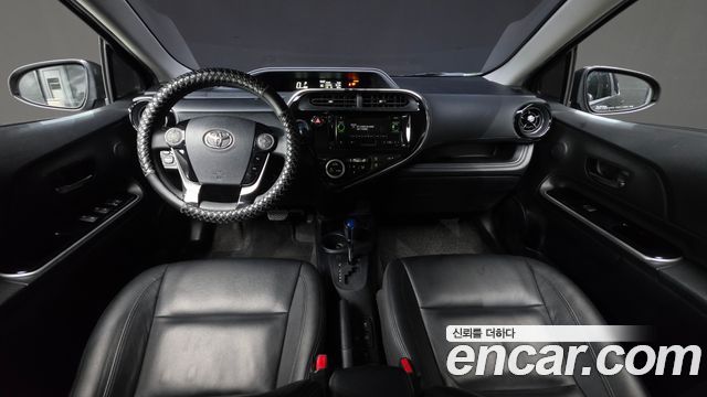 Toyota Prius C 1.5 2018 — фото 7