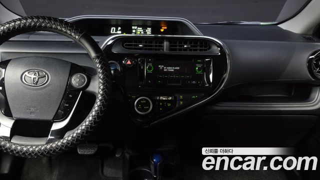 Toyota Prius C 1.5 2018 — фото 14