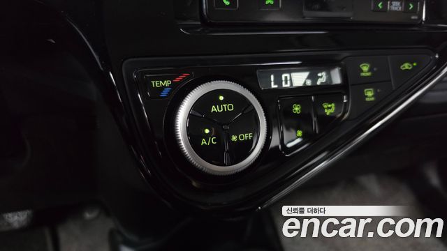 Toyota Prius C 1.5 2018 — фото 18