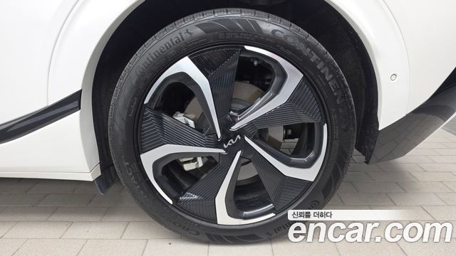 Kia EV6 Long Range GT Line 2023 — фото 5