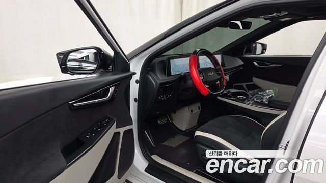Kia EV6 Long Range GT Line 2023 — фото 10