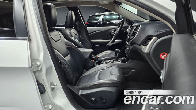 Jeep Cherokee (KL) 2.4 Longitude AWD 2017 — фото 11