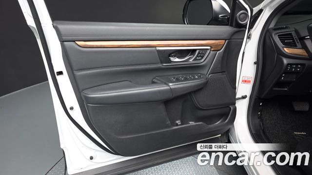 Honda CR-V (V) 2.0 Hybrid Touring 4WD 2022 — фото 24