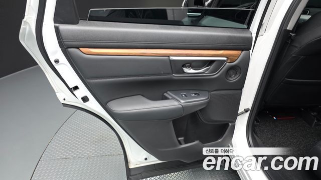 Honda CR-V (V) 2.0 Hybrid Touring 4WD 2022 — фото 25