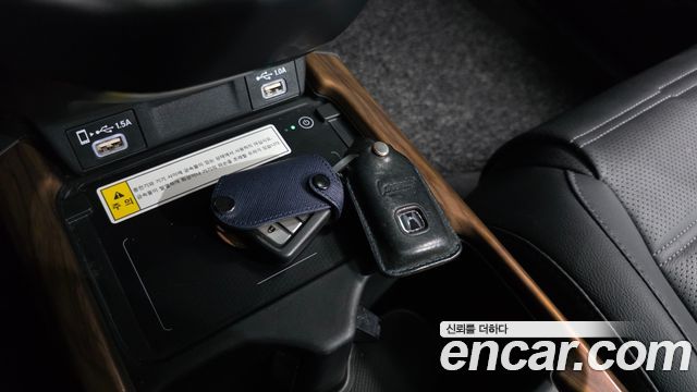 Honda CR-V (V) 2.0 Hybrid Touring 4WD 2022 — фото 27