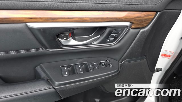Honda CR-V (V) 2.0 Hybrid Touring 4WD 2022 — фото 32