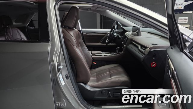 Lexus RX450h (IV) Executive 2021 — фото 11