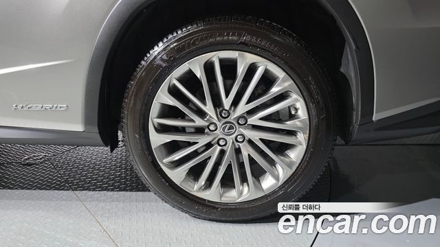 Lexus RX450h (IV) Executive 2021 — фото 21