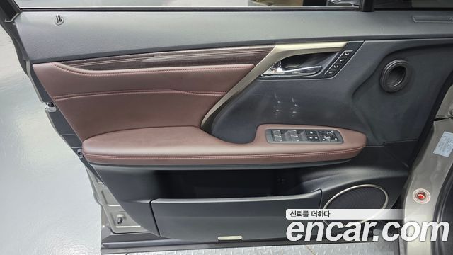 Lexus RX450h (IV) Executive 2021 — фото 24