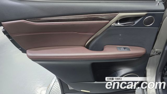 Lexus RX450h (IV) Executive 2021 — фото 25