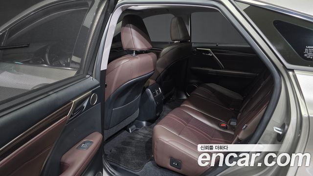 Lexus RX450h (IV) Executive 2021 — фото 26
