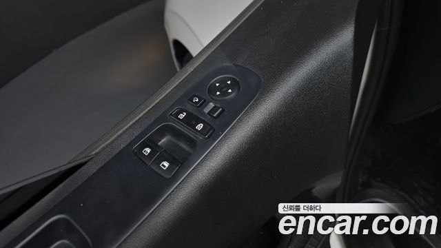 Hyundai Staria 4WD Tourer 9-Seater Modern 2023 — фото 15