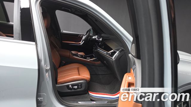 BMW X7 (G07) xDrive 40i M Sport 6STR 2024 — фото 11