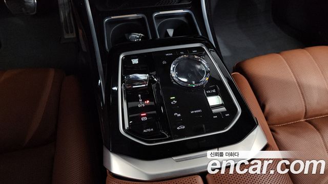 BMW 7 Series (G70) 740d xDrive M Sport 2025 — фото 9