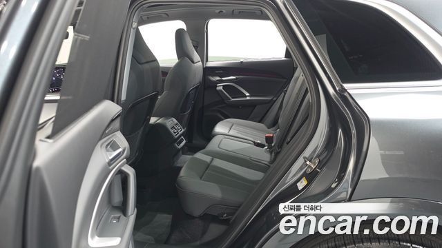 Audi Q5 (80A) 40 TFSI Quattro S Line 2025 — фото 11