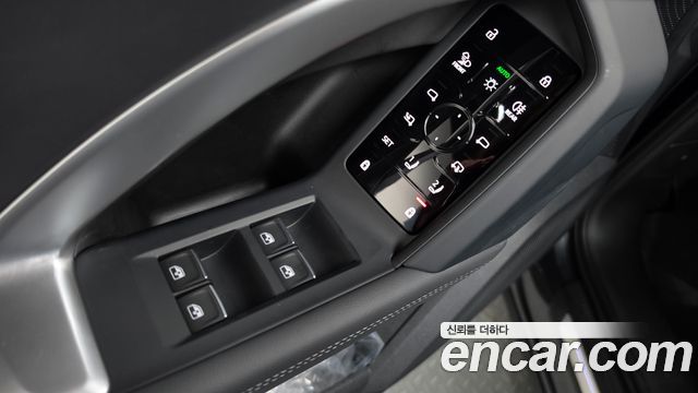 Audi Q5 (80A) 40 TFSI Quattro S Line 2025 — фото 17