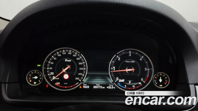 BMW 5 Series (F10) 520d xDrive M Aero Dynamic 2016 — фото 8