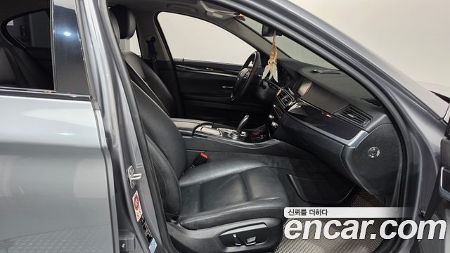BMW 5 Series (F10) 520d xDrive M Aero Dynamic 2016 — фото 11