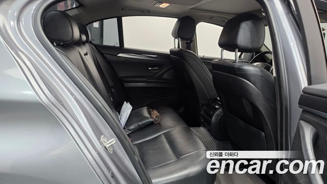 BMW 5 Series (F10) 520d xDrive M Aero Dynamic 2016 — фото 12