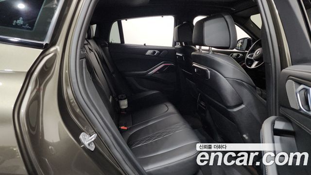 BMW X6 (G06) xDrive40i M Sport 2024 — фото 12
