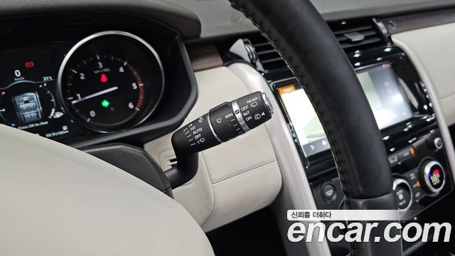 Land Rover Discovery 5 3.0 TD6 HSE 2017 — фото 20