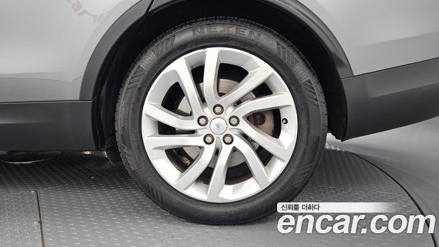Land Rover Discovery 5 3.0 TD6 HSE 2017 — фото 21