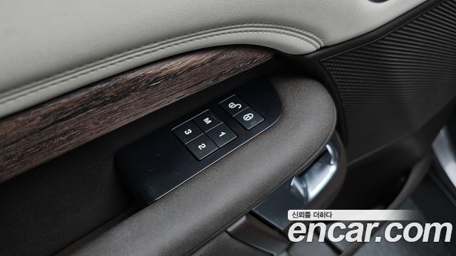 Land Rover Discovery 5 3.0 TD6 HSE 2017 — фото 31