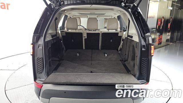 Land Rover Discovery 5 3.0 TD6 HSE 2017 — фото 36