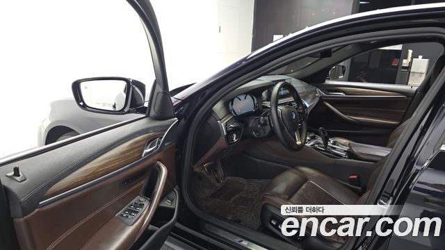 BMW 5 Series (G30) 520d xDrive M Sport Package Plus 2018 — фото 10