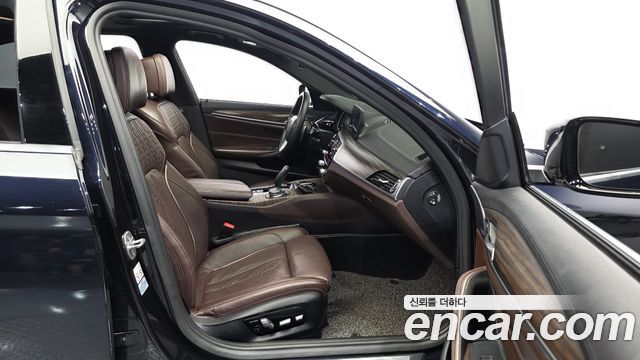 BMW 5 Series (G30) 520d xDrive M Sport Package Plus 2018 — фото 11
