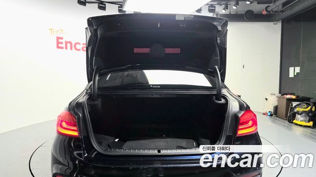 BMW 5 Series (G30) 520d xDrive M Sport Package Plus 2018 — фото 19